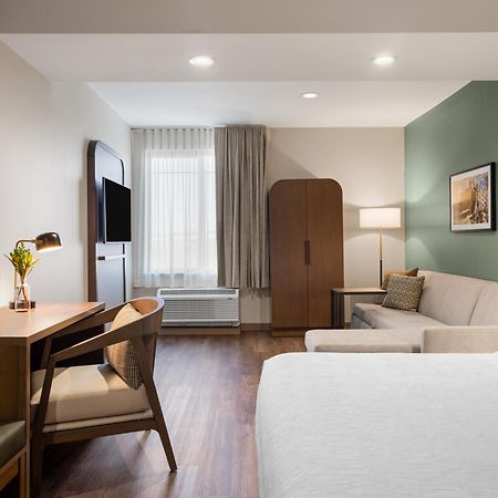 La Quinta Inn And Suites By Wyndham Lincoln Bagian luar foto