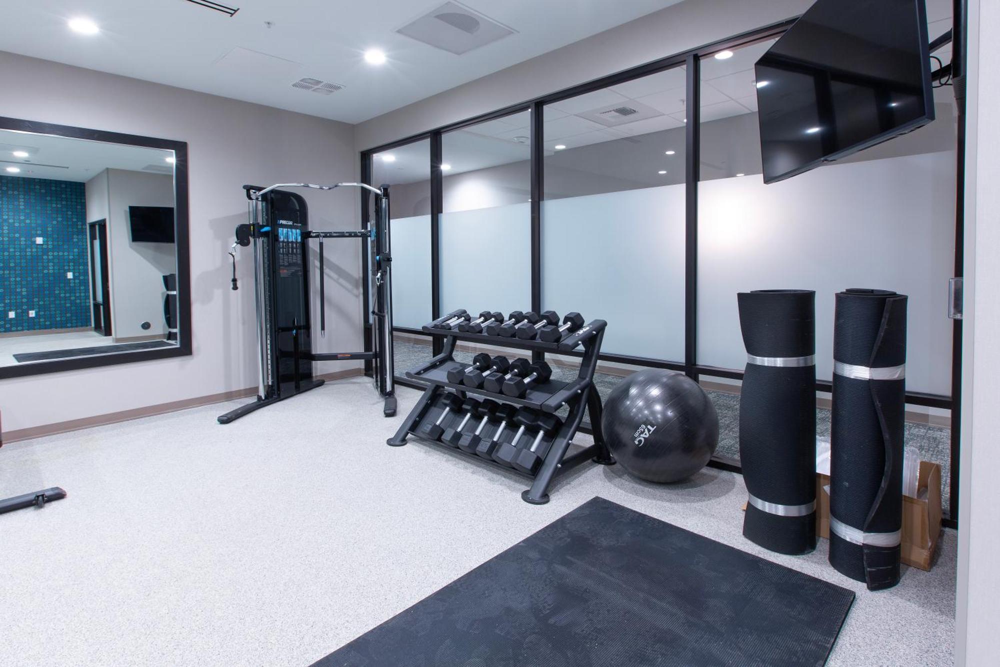 La Quinta Inn And Suites By Wyndham Lincoln Bagian luar foto