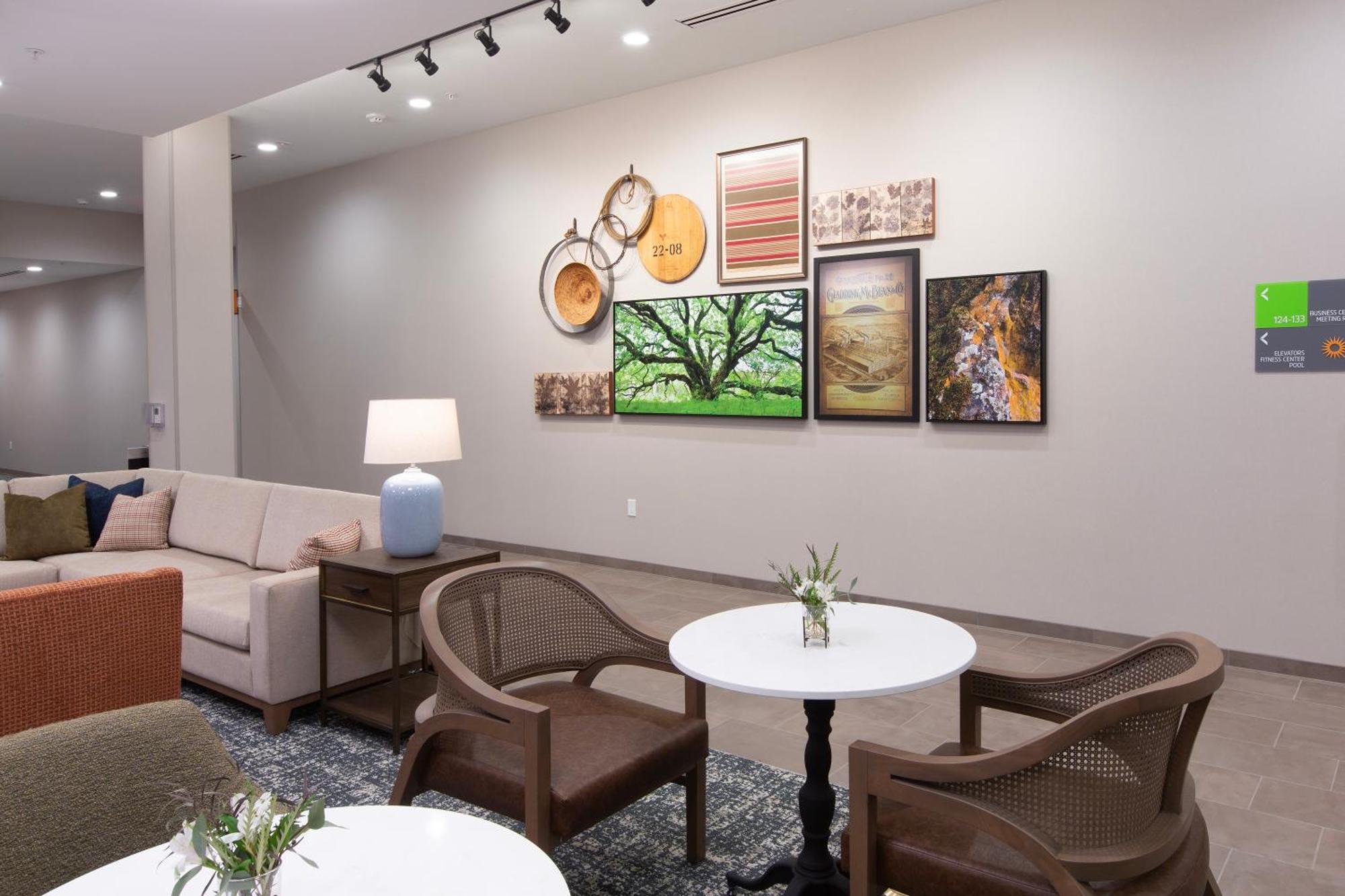 La Quinta Inn And Suites By Wyndham Lincoln Bagian luar foto