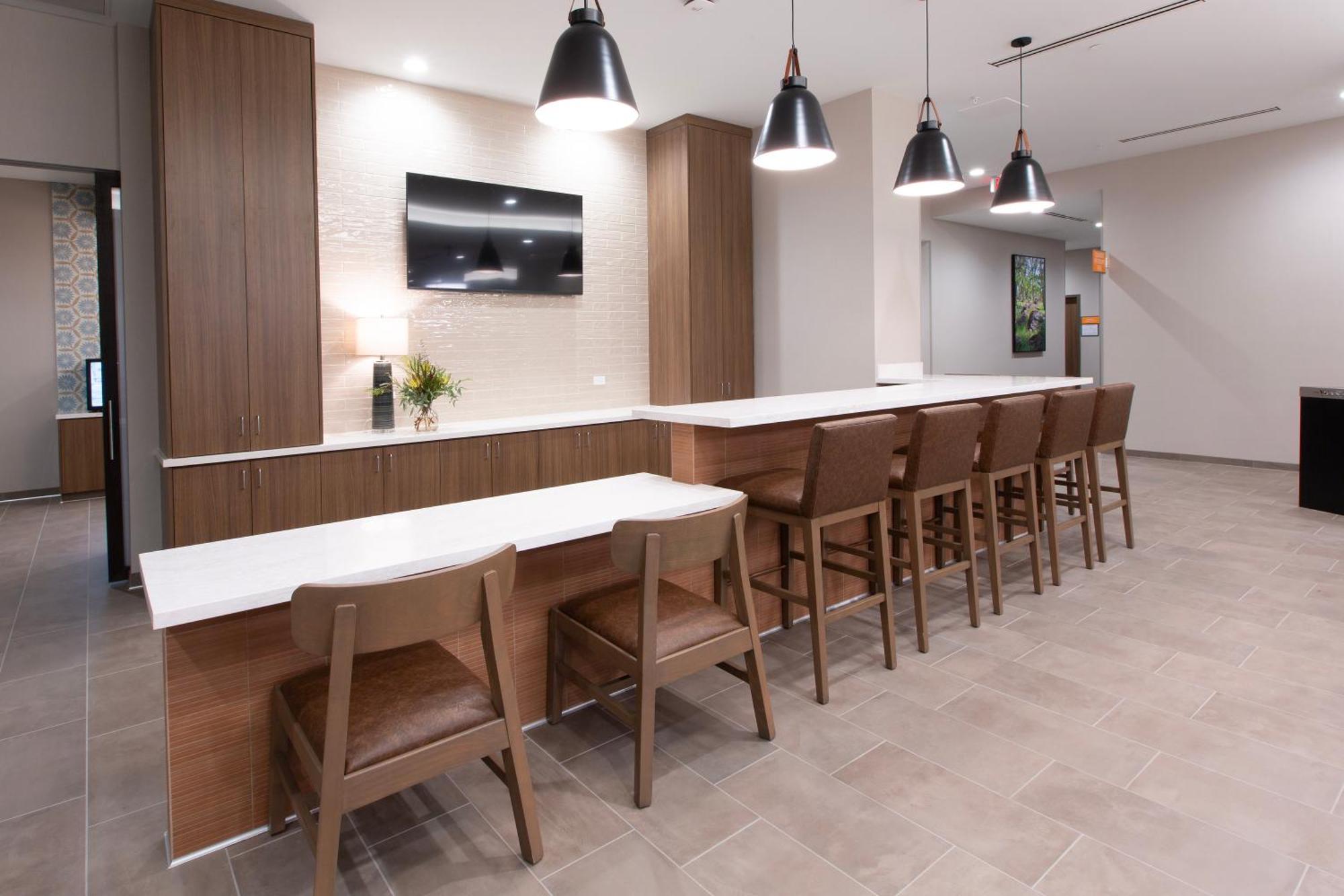 La Quinta Inn And Suites By Wyndham Lincoln Bagian luar foto