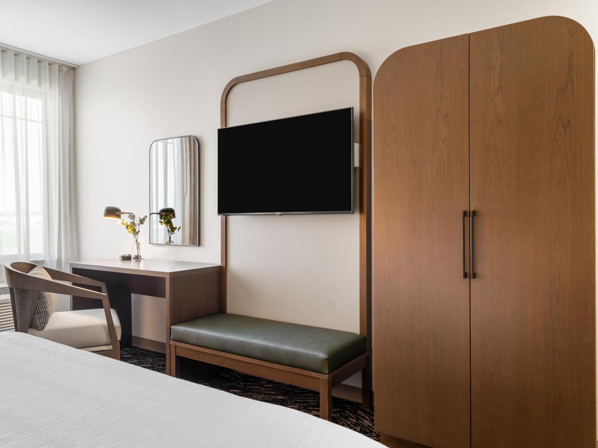 La Quinta Inn And Suites By Wyndham Lincoln Bagian luar foto