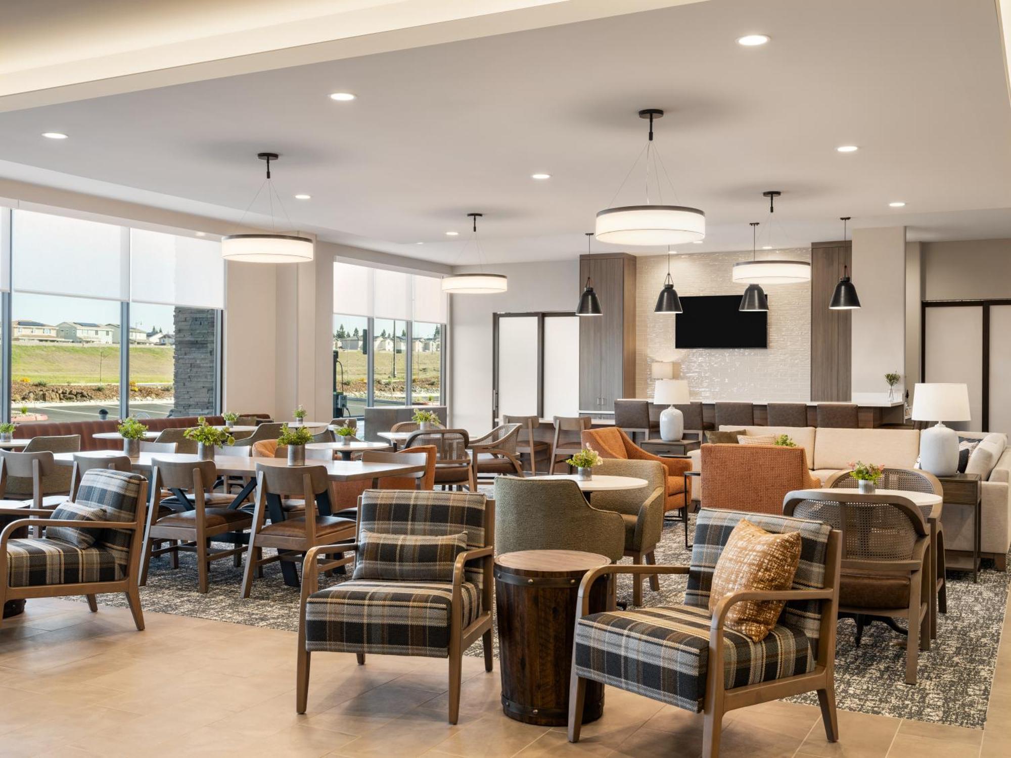 La Quinta Inn And Suites By Wyndham Lincoln Bagian luar foto