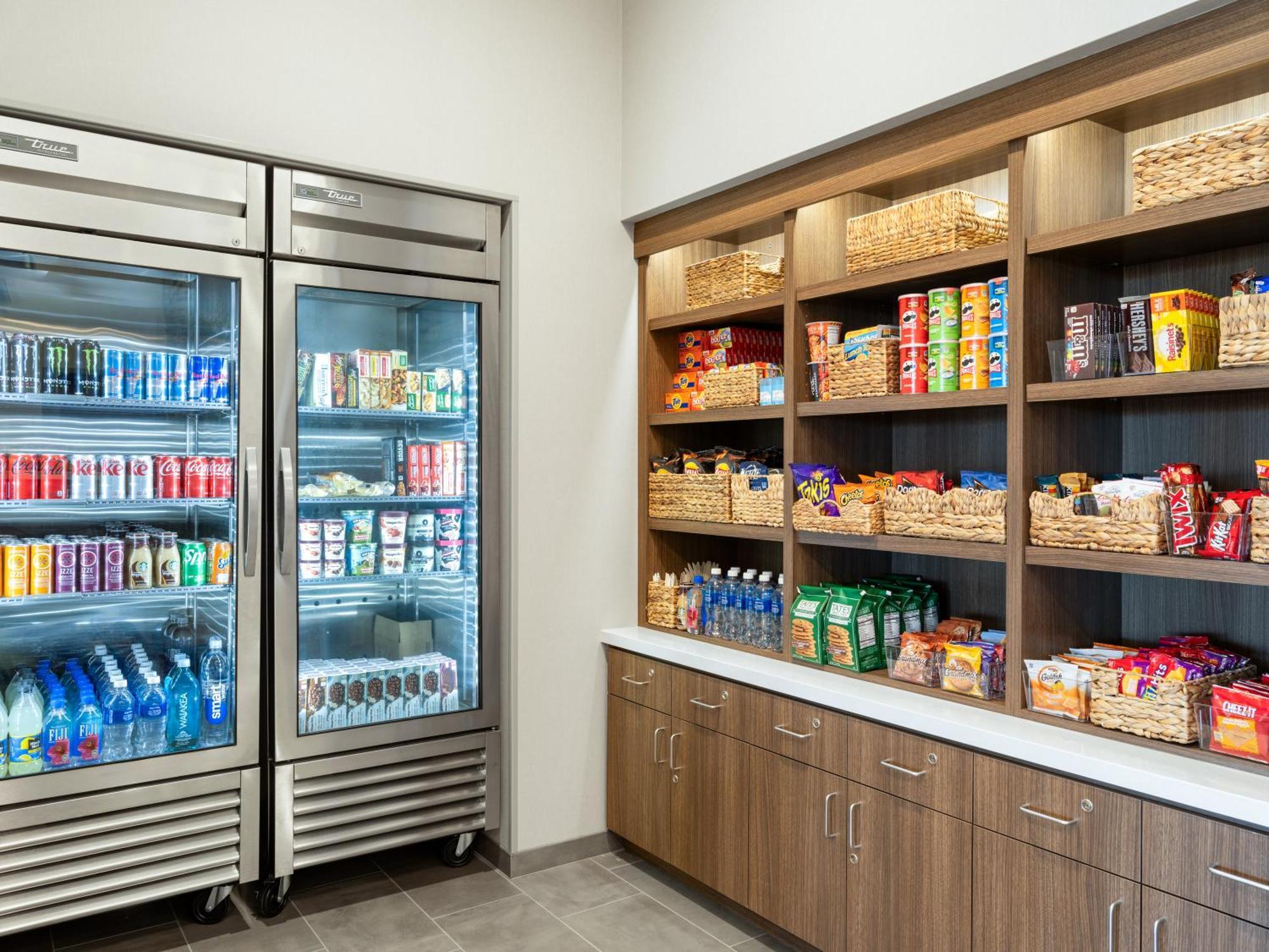 La Quinta Inn And Suites By Wyndham Lincoln Bagian luar foto