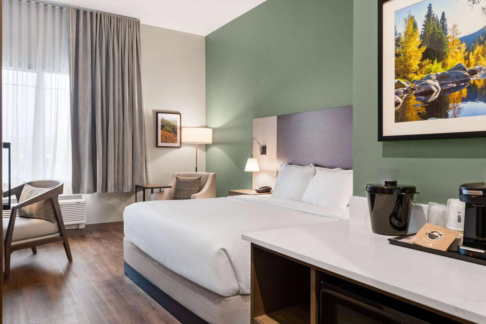 La Quinta Inn And Suites By Wyndham Lincoln Bagian luar foto