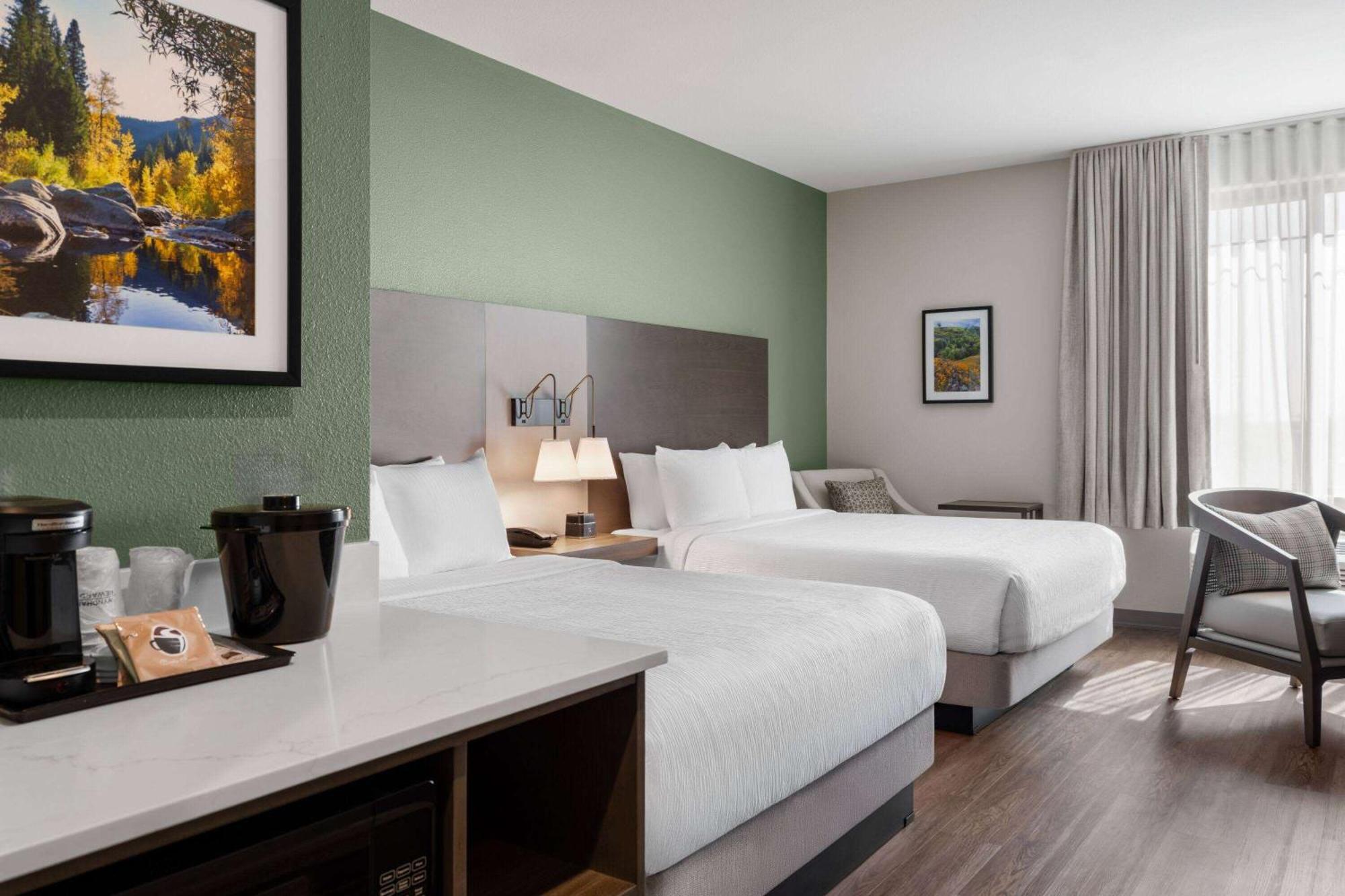 La Quinta Inn And Suites By Wyndham Lincoln Bagian luar foto