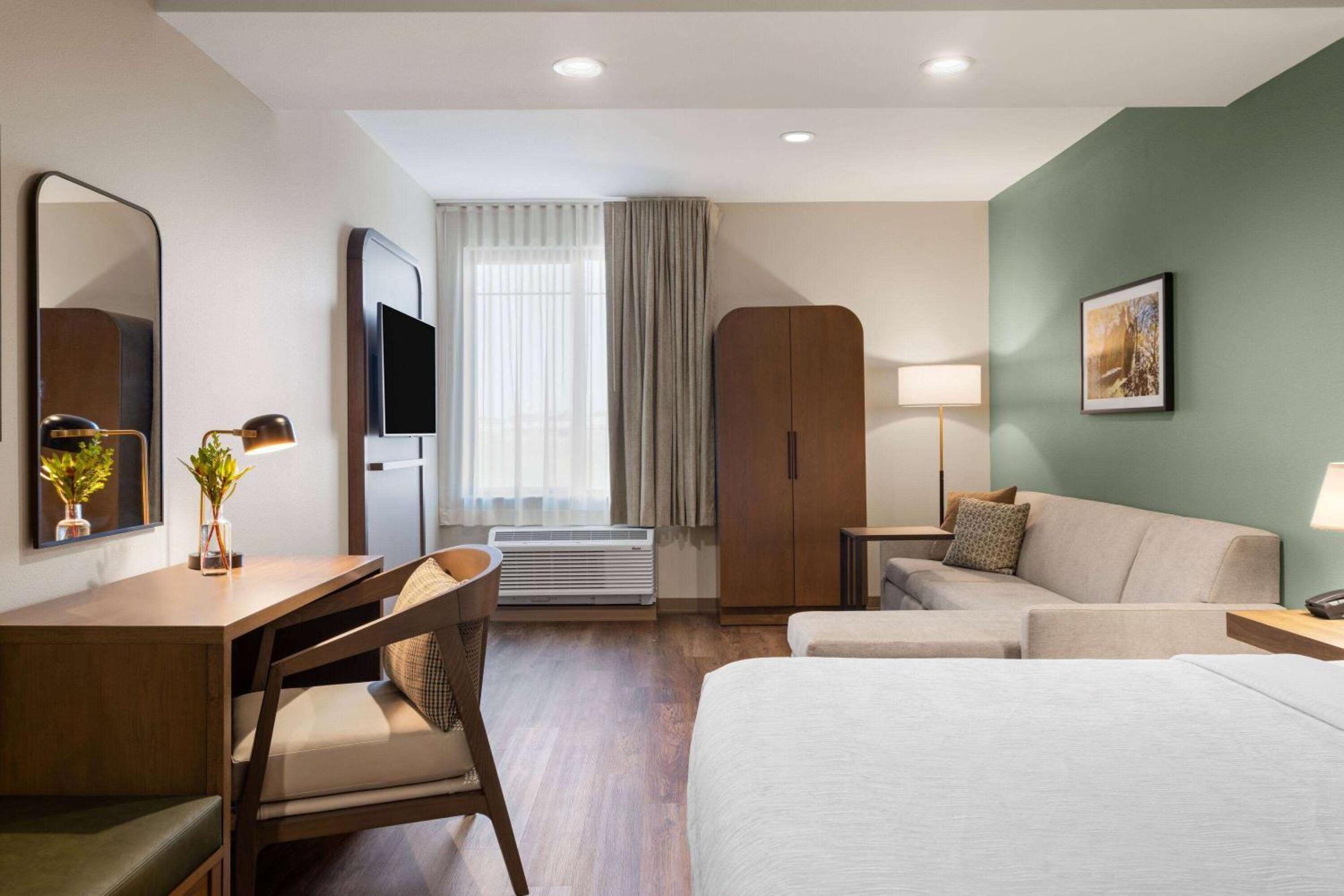 La Quinta Inn And Suites By Wyndham Lincoln Bagian luar foto