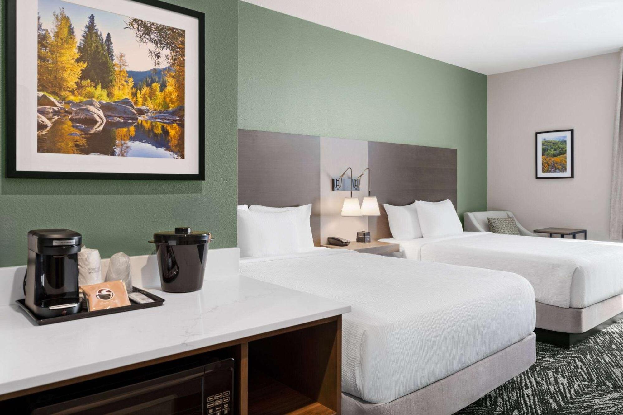 La Quinta Inn And Suites By Wyndham Lincoln Bagian luar foto