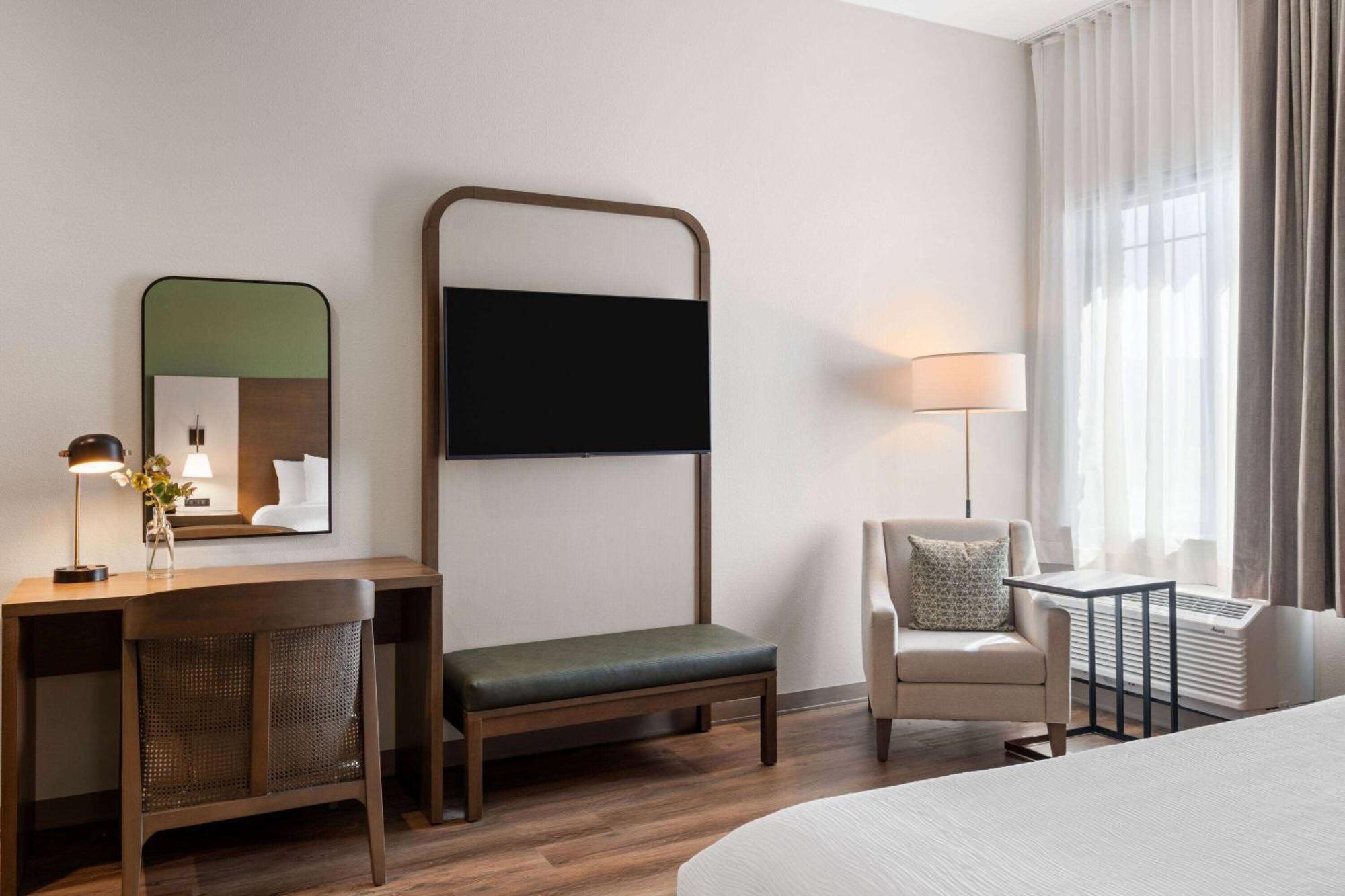 La Quinta Inn And Suites By Wyndham Lincoln Bagian luar foto